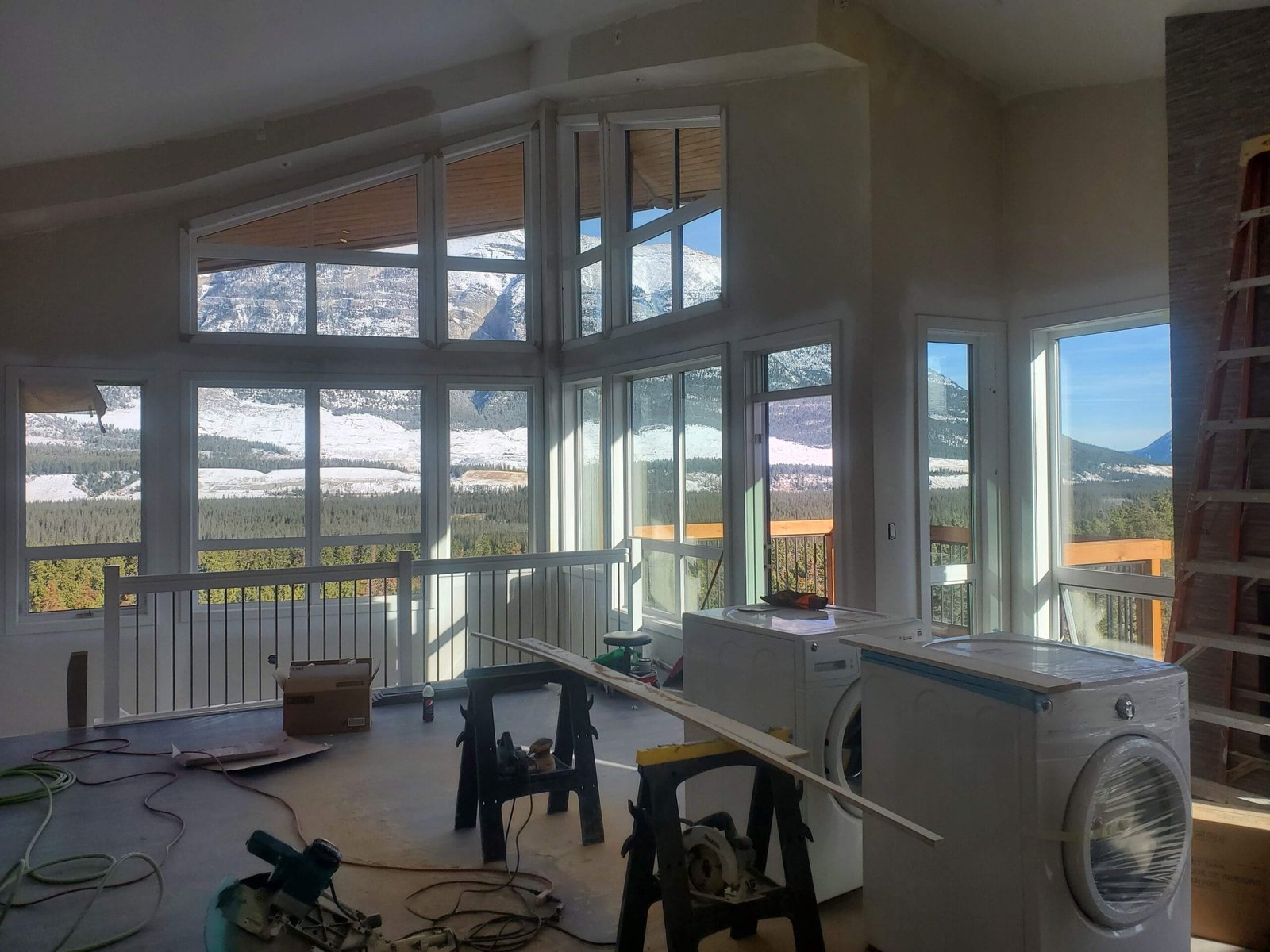 For Builders: Why Partnering with a Dedicated Finish Carpenter Elevates Your Projects